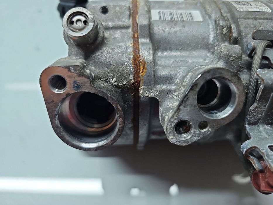 Compresor clima  AUDI A4 (8K2, B8) [Fabr 2008-2015] 8T0260805F 2.0 TDI