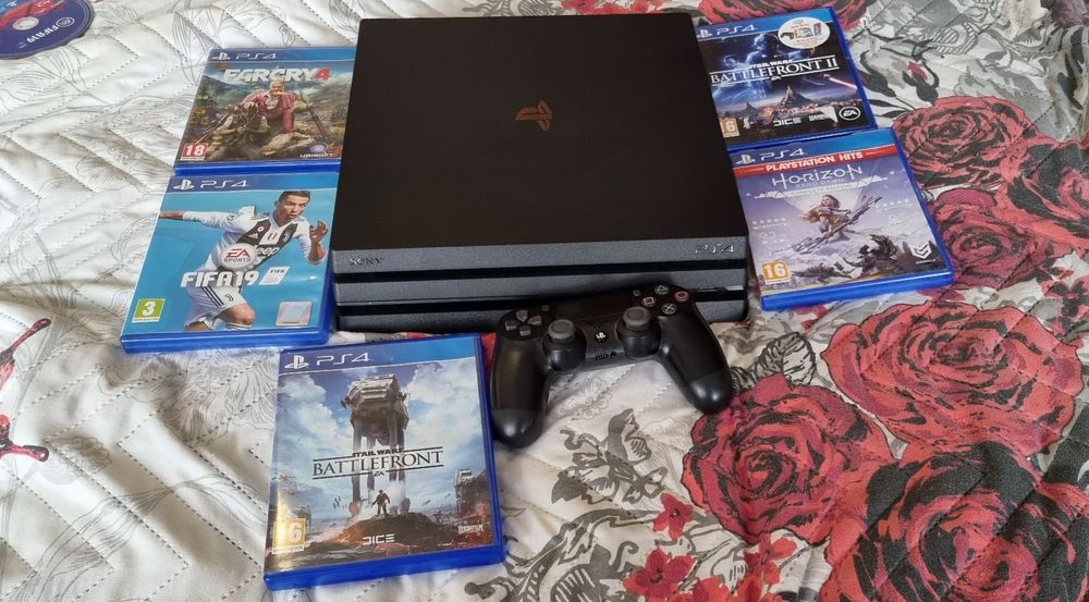 Playstation 4  pro перфектно състояние