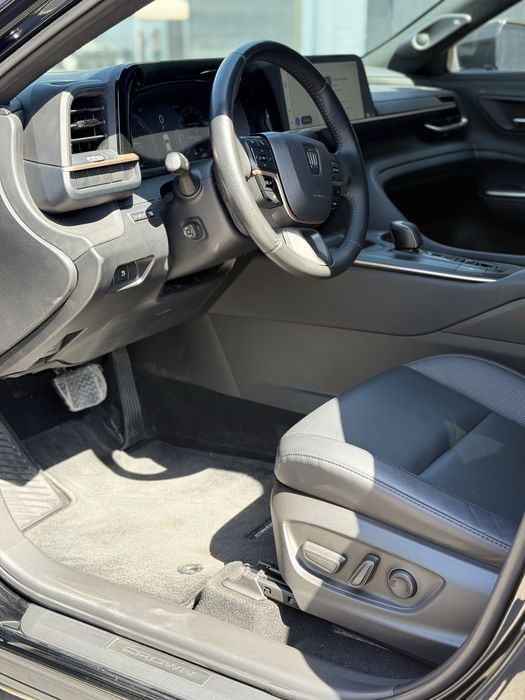 TOYOTA CROWN Hibrid 2024 full