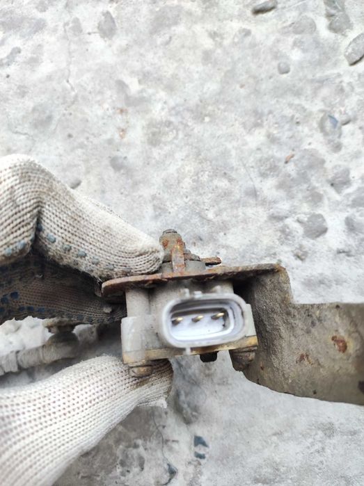 Датчик пневмоподвески Lexus rx300 rx330 rx350