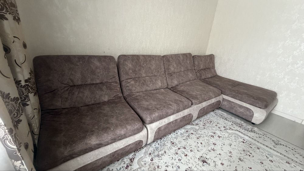 Угловой диван 2,5м