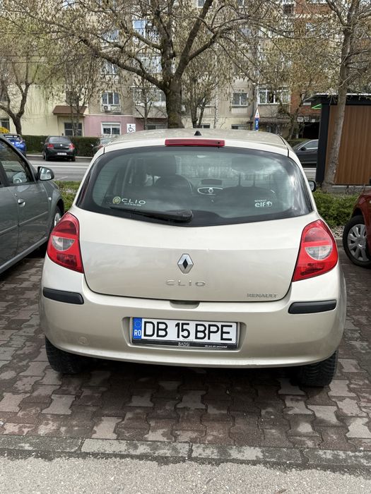 Renault clio 2007 1.6 benzina 82.000 km