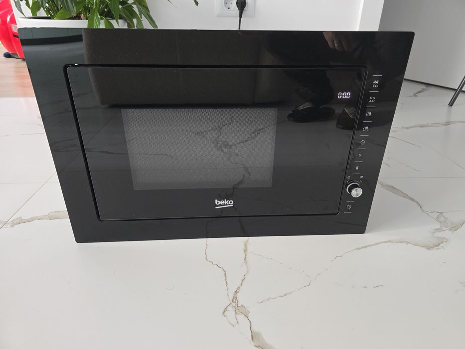 Cuptor  microunde BEKO incorporabil