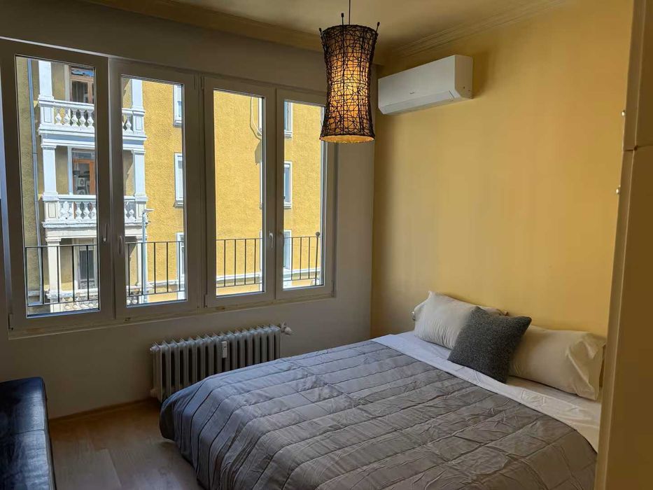 Тристаен апартамент на 100м от НДК четиристаен ИДЕАЛЕН ЦЕНТЪР