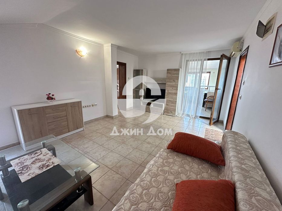 Продава се Двустаен апартамент в Свети Влас - 120 кв.м за 595 €/кв.м - Снимка #1