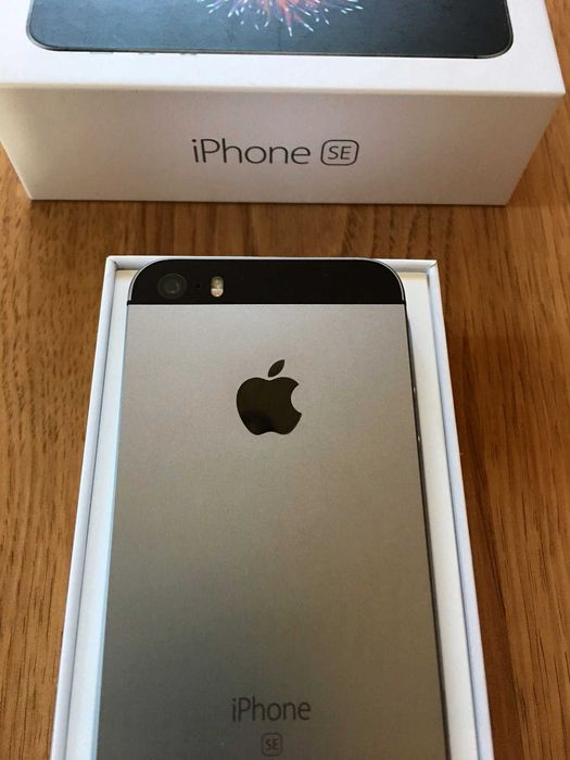 Смартфон Apple iPhone SE 128GB 4G Space Grey - ЗА РЕМОНТ ИЛИ ЗА ЧАСТИ!