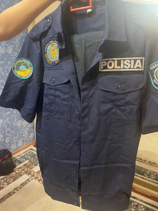 Продам форму полицейскую