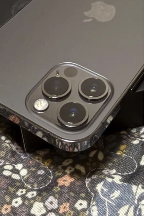 Продам iPhone 12 Pro