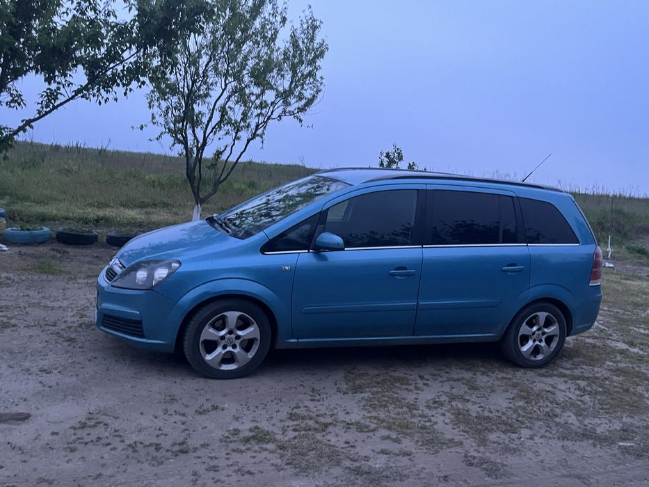Opel Zafira 1.9 120 cai  1700€