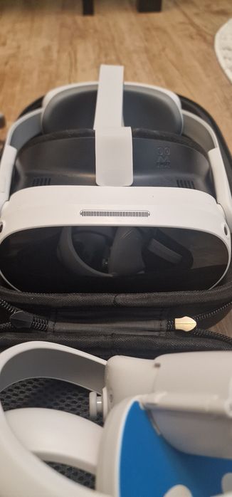 Pico4 vr cu accesorii
