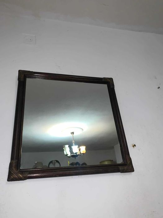 Oglinda in rama de lemn la colt impletita