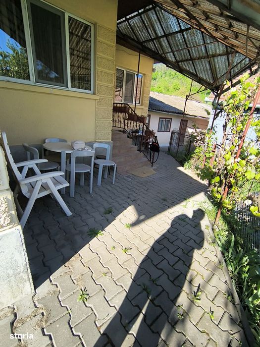 Casă de vânzare. Liniște, natură, confort, la doar ~20 minute de Tg MS