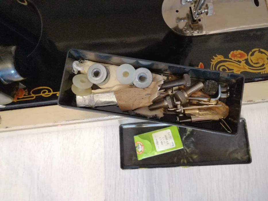 Mașină veche de cusut rusească Podolsk-2, 1971 URSS (funcțională)