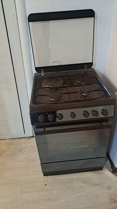 Продам газ плиту Кайзер