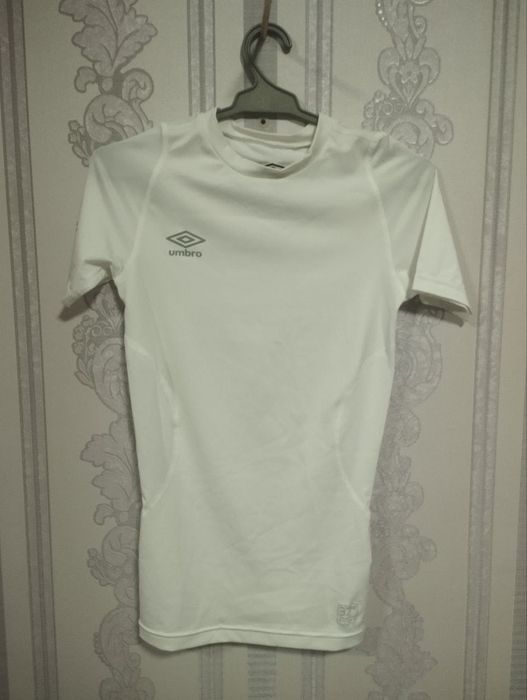 Компрессионная футболка Umbro (ориг). S размер. В отличном состоянии