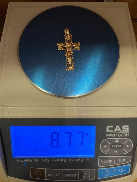 Златен кръст 8.77 гр. 14 кр. 585 Ръчна изработка .