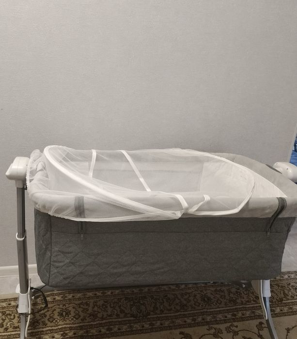 Продам колыбельную кроватку