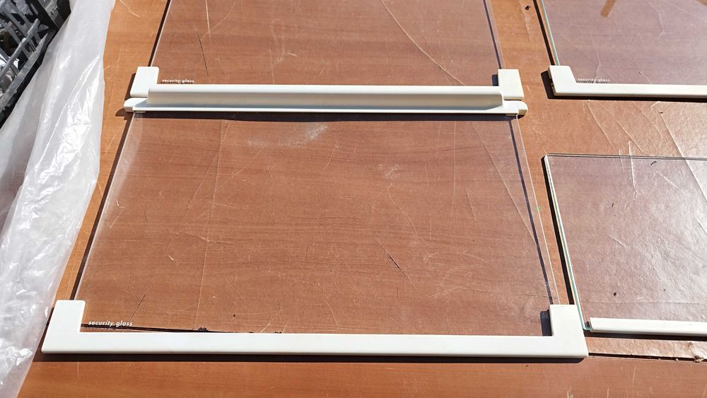 Стъклени рафтове за хладилник 2+1бр 47,5 /30,5см safety glass и решетка