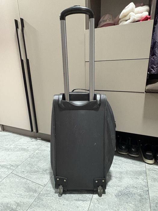 Продам сумки на колесиках