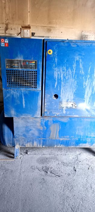 Продается компрессор и вытяжка малярная