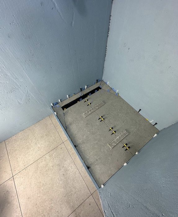 Укладка кафеля .