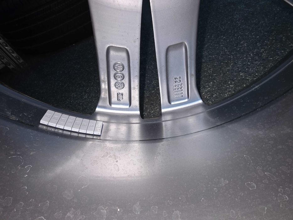 Jante Volkswagen Passat Anvelope iarna noi Pirelli 245 45 R18