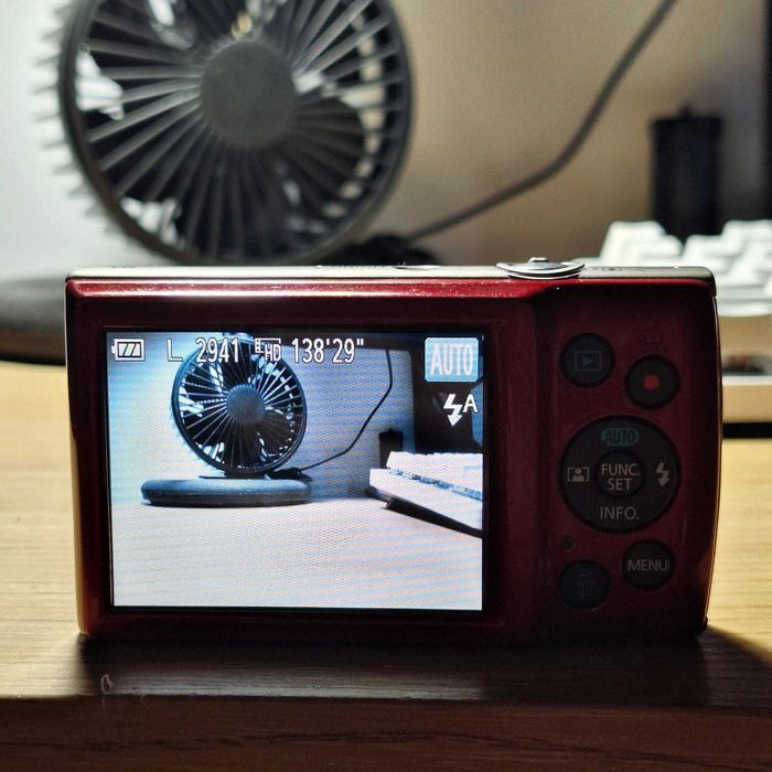 Фотоапарат Canon PowerShot ELPH 180 (IXUS 175)