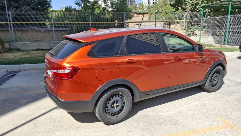 Продается Lada vesta sw cross