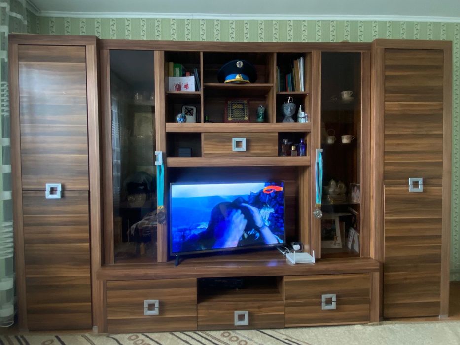 Продам стенку в гостинную