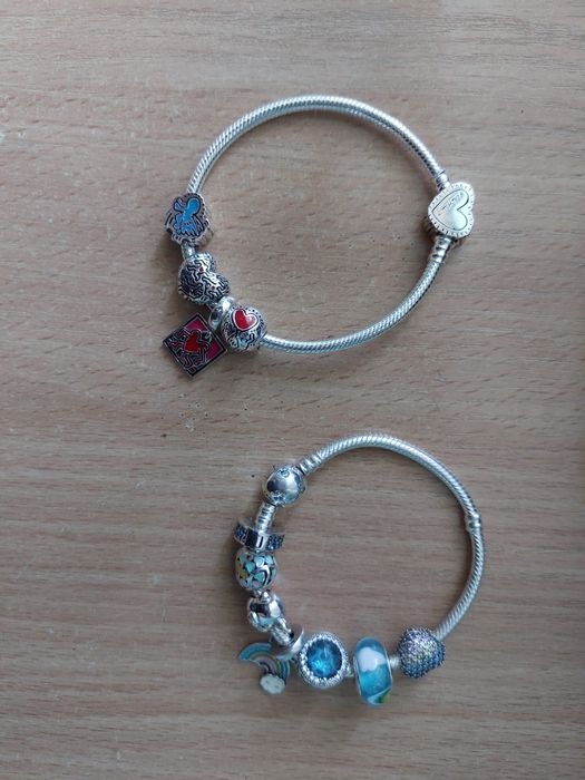 Сребърни Pandora гривни и талисмани