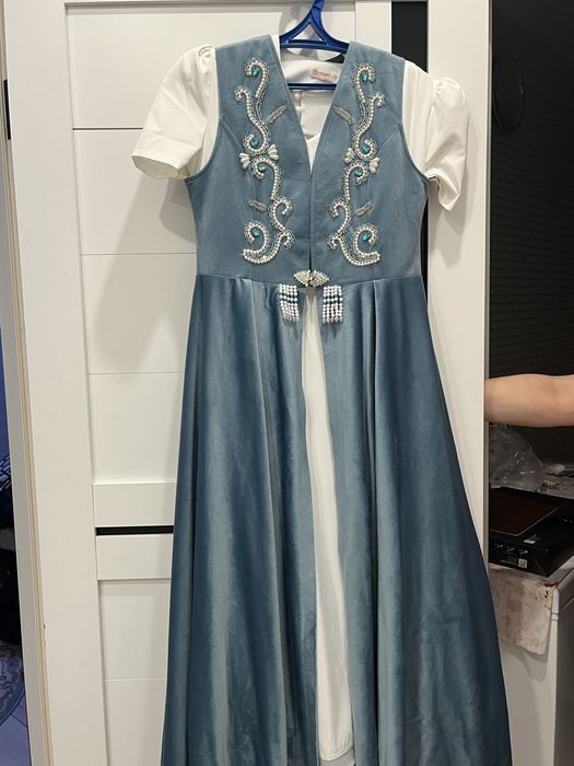 Продаю платья.турция