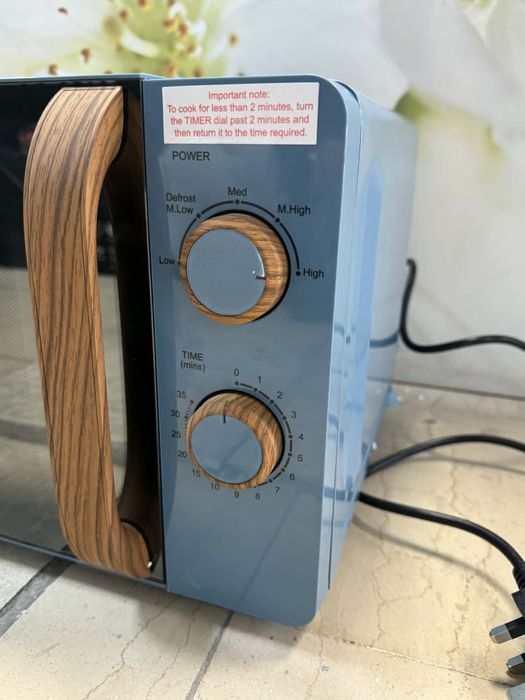 Микровълнова фурна Russell  Hobbs