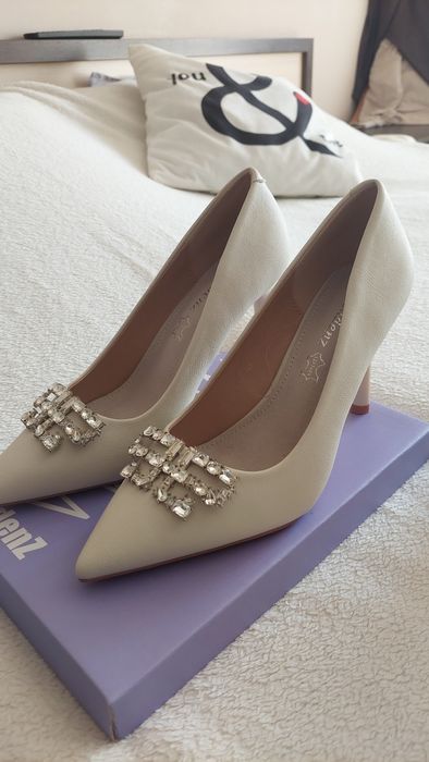 Обувки екрю размер 38