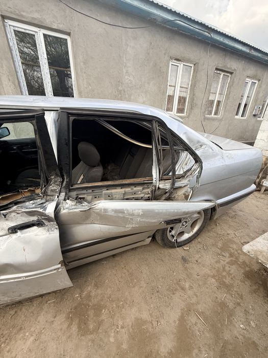 Продам BMW E34 на запчасти