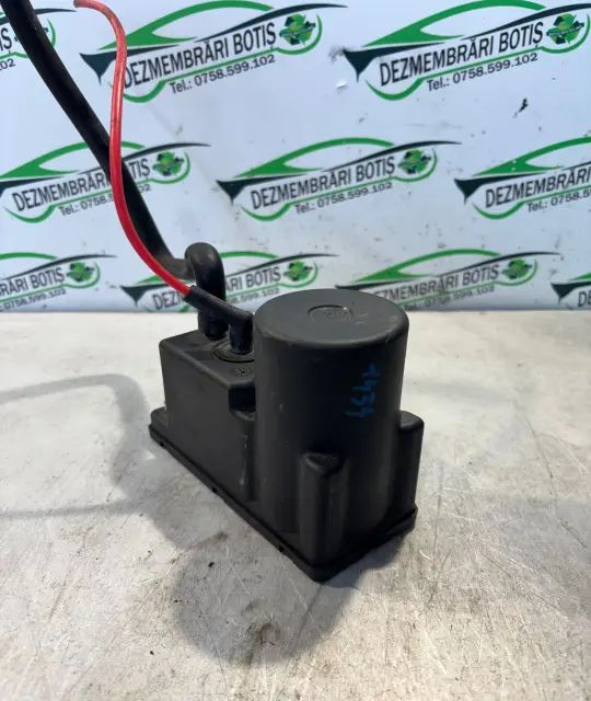 Pompa vacuum inchidere Audi A4 1996 1.6 MT (101 hp)