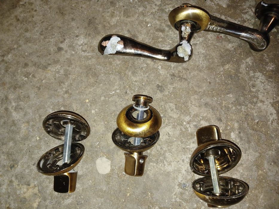 Ручка дверная металлическая