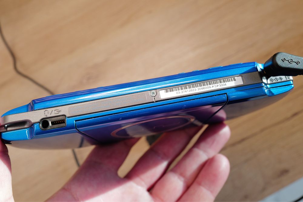 Consola joc PSP Playstation Vibrant Blue 3004 impecabila Card Charger
