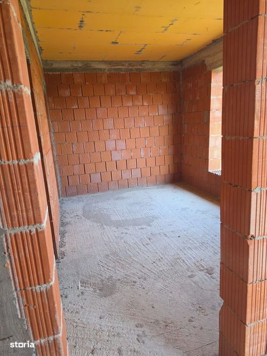 Casă la roșu în localitatea Cheriu