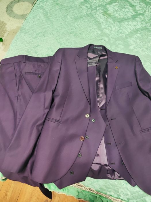 Продам костюм тройка