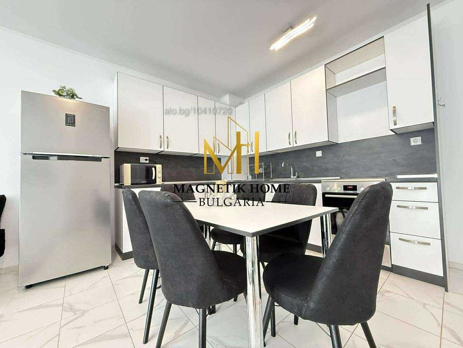 Дава се под наем Тристаен апартамент в Бургас, Център - 95 кв.м за 765 € - Снимка #12