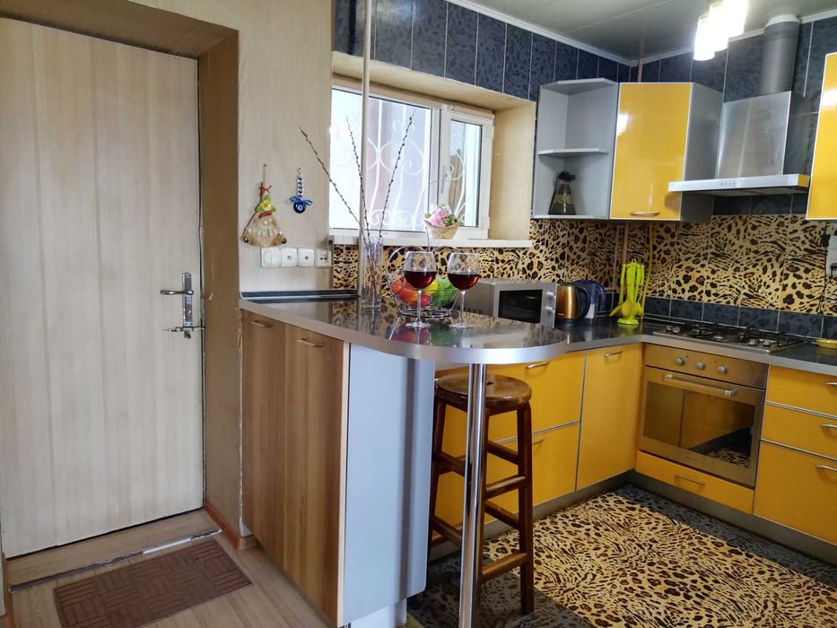 Сдаю 2шку в 8 мкр возле драмтеатра