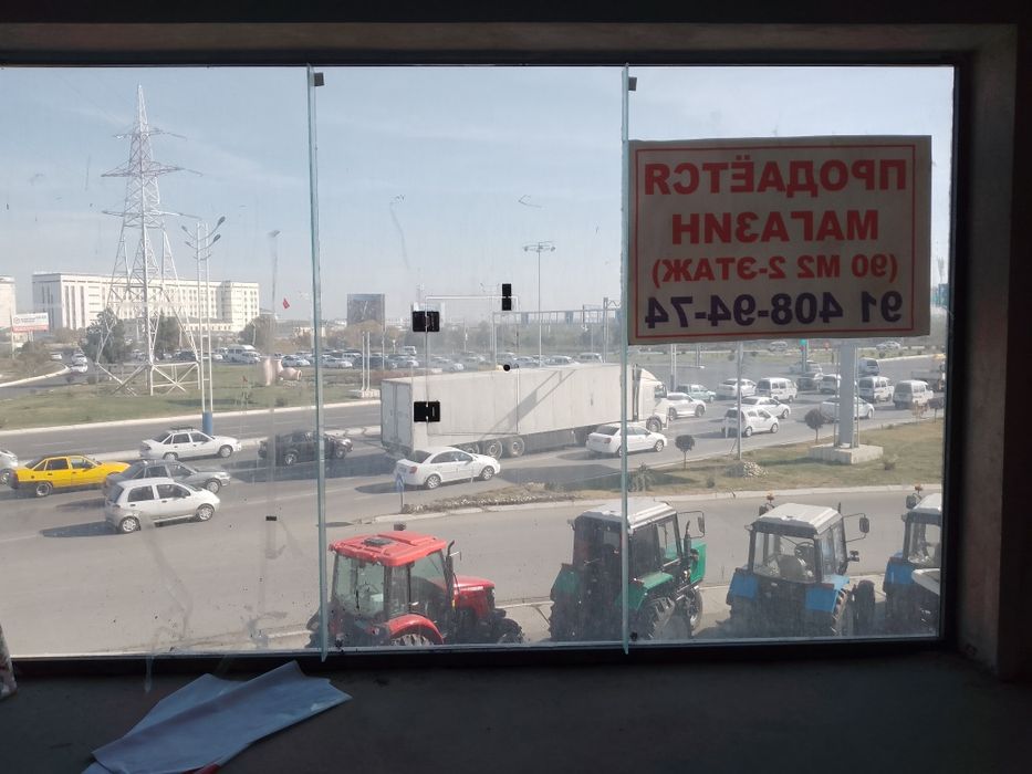 Срочна продается магазин на карвон базаре на втором этаже в дол дороге