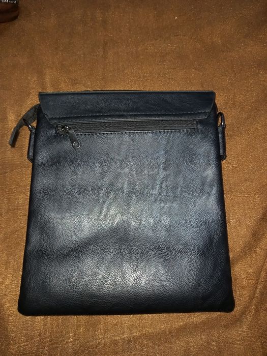 Продаёся мужская барсетка