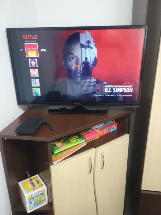 Vând televizor Smart Hitachi