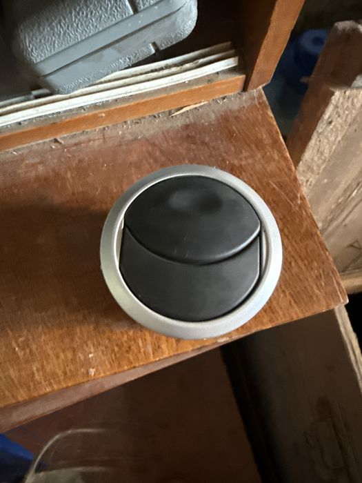 Воздушный дефлектор гранта калина ларгус