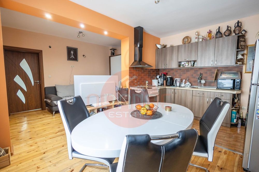 Продава се Двустаен апартамент в София, Горна баня - 70 кв.м за 2358 €/кв.м - Снимка #2