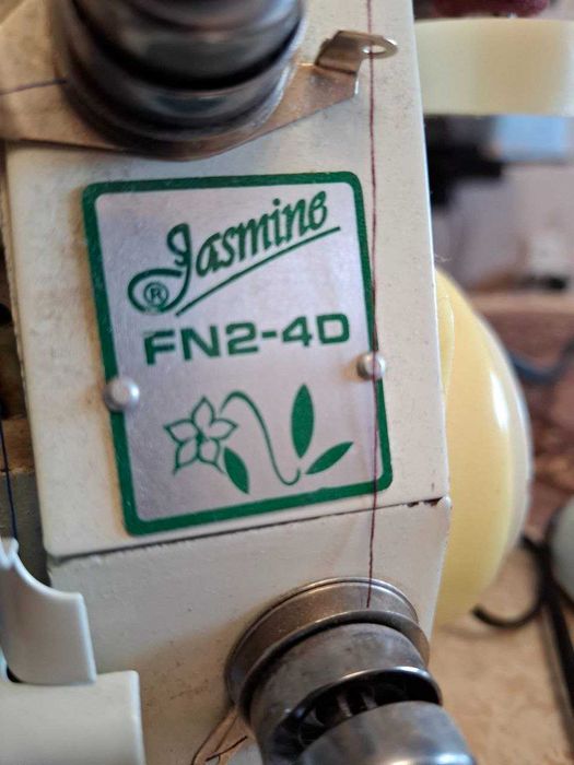 Швейная машина Оверлок