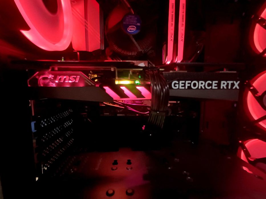 "MSI GEFORCE RTX 4060TI 8gb gaming X,, с работещо RGB.