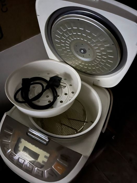 Продается мультиварка