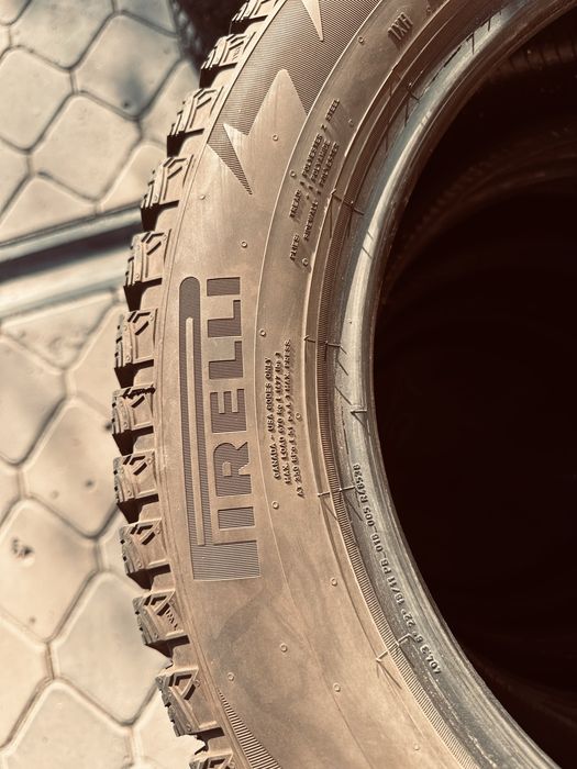 PIRELLI шины отличные как новые